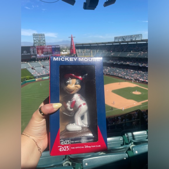Mickey Mouse Angels Baseball D23 Bobblehead - Picture 4 of 4